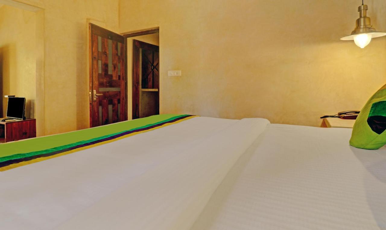 Treebo Morjim Banyan Resort Экстерьер фото